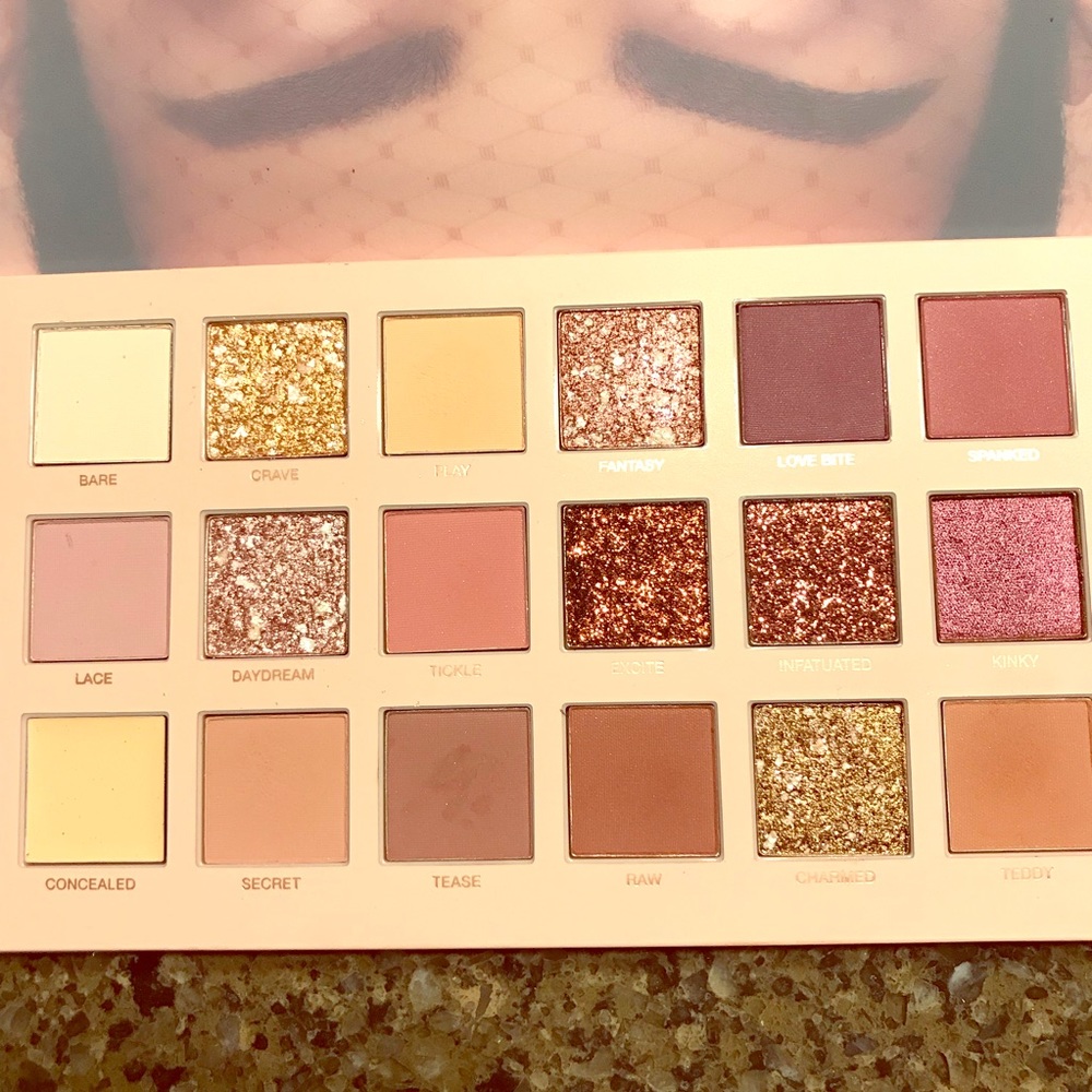 Huda Beauty New Nude Eyeshadow Palette